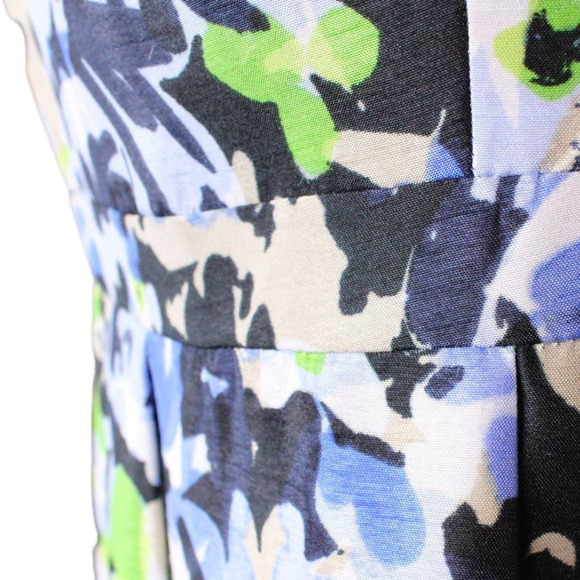 Floral V-neck Dress by Evan Picone White, Periwinkle, Blue, and Green Size 8 - Picture 4 of 15